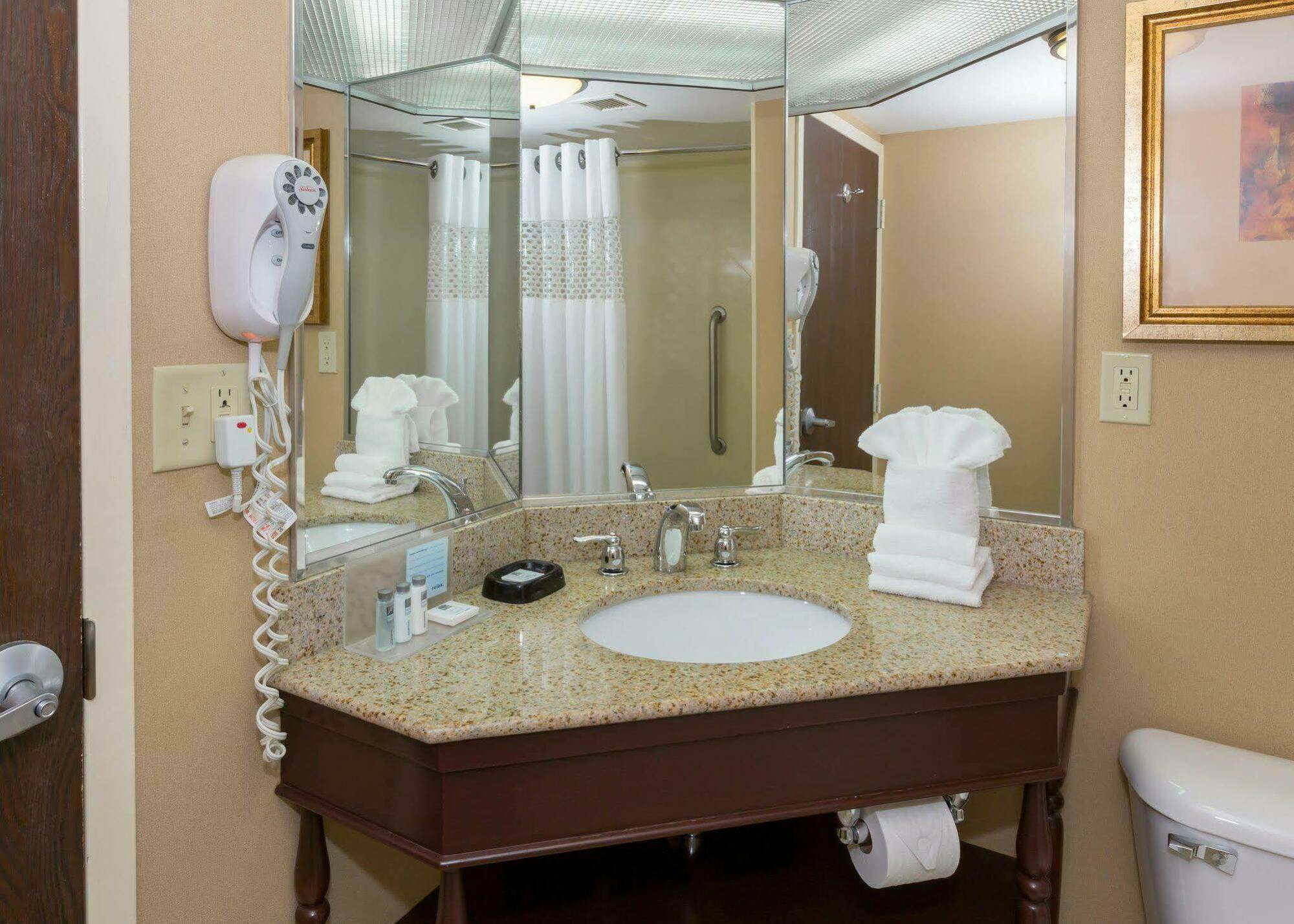 Hampton Inn Buffalo-Airport Galleria Mall Cheektowaga Dış mekan fotoğraf
